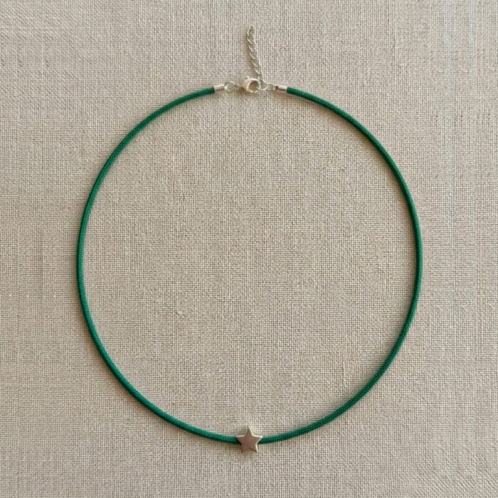 Isanya - Collana filo verde
